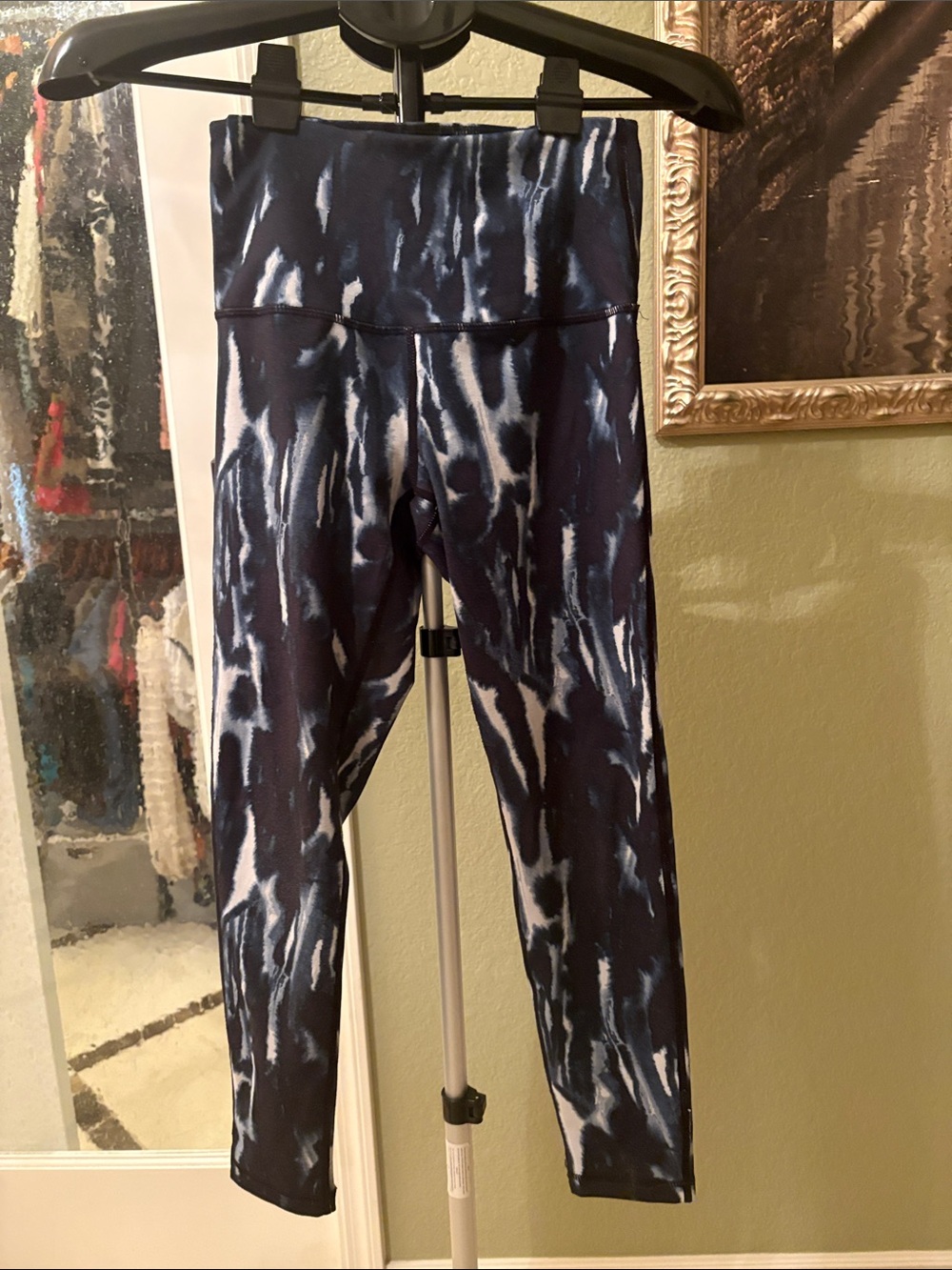 Zella Navy and White Abstract High-Waist Capri Leggings